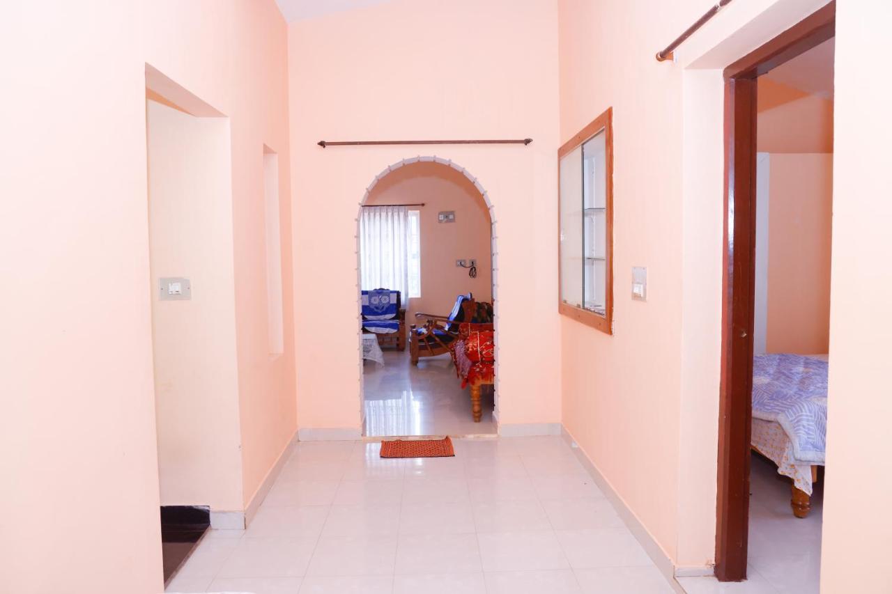 Giri'S Homestay Madikeri Exterior photo