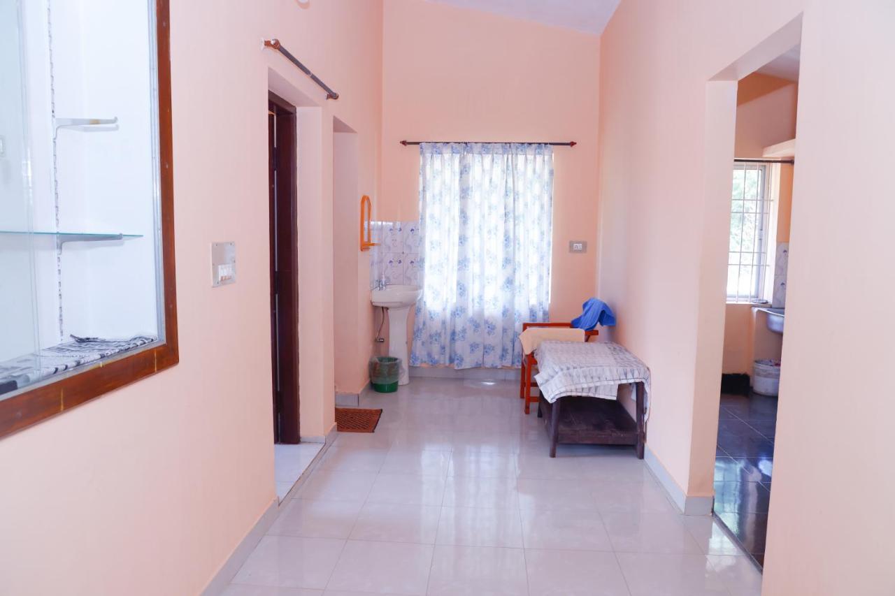 Giri'S Homestay Madikeri Exterior photo