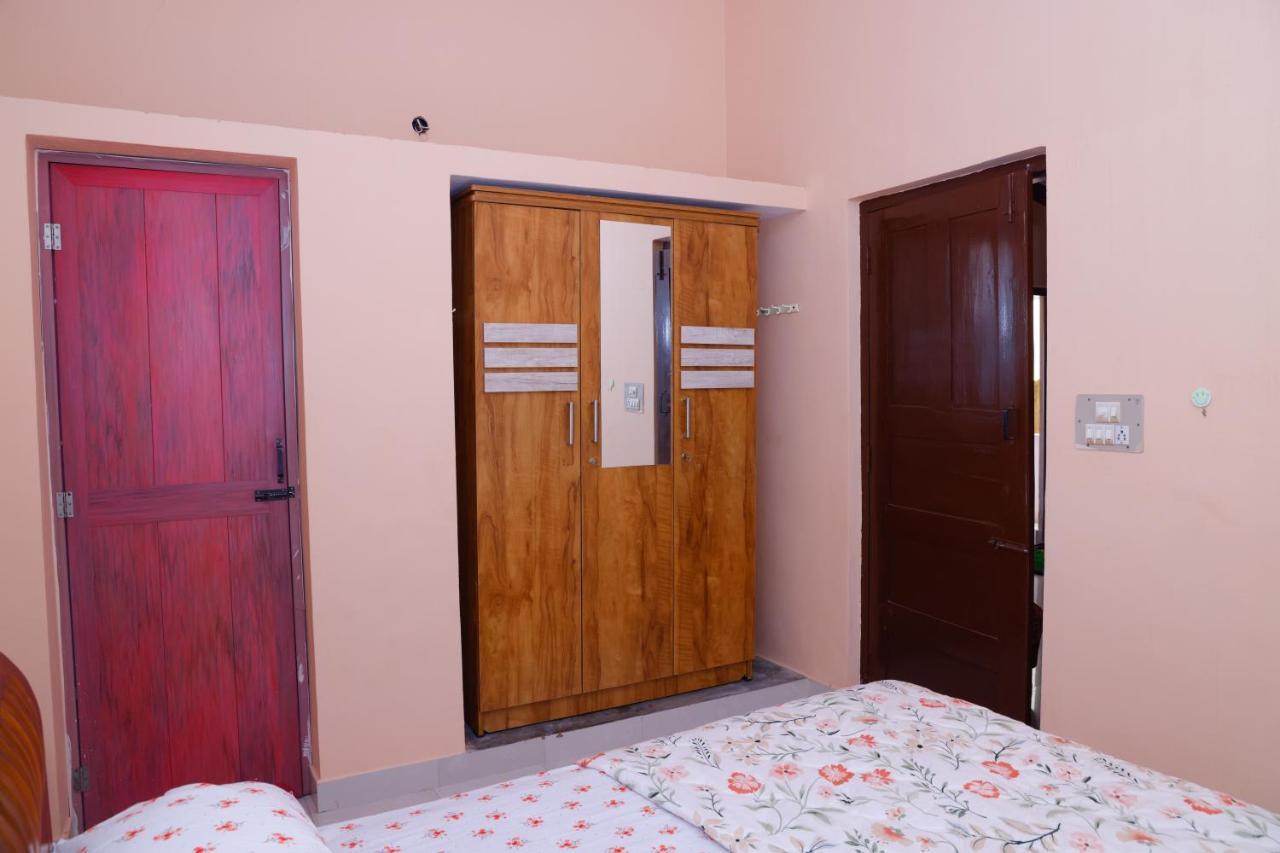 Giri'S Homestay Madikeri Exterior photo