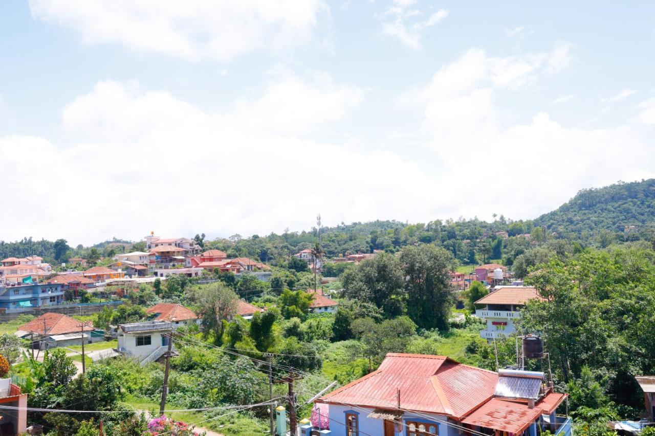 Giri'S Homestay Madikeri Exterior photo
