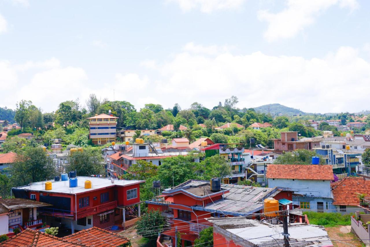 Giri'S Homestay Madikeri Exterior photo